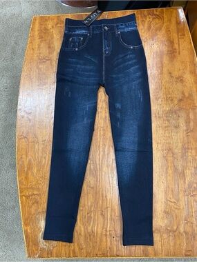 High-Rise Skinny Leggings Jeans in Dark Denim by Cloya